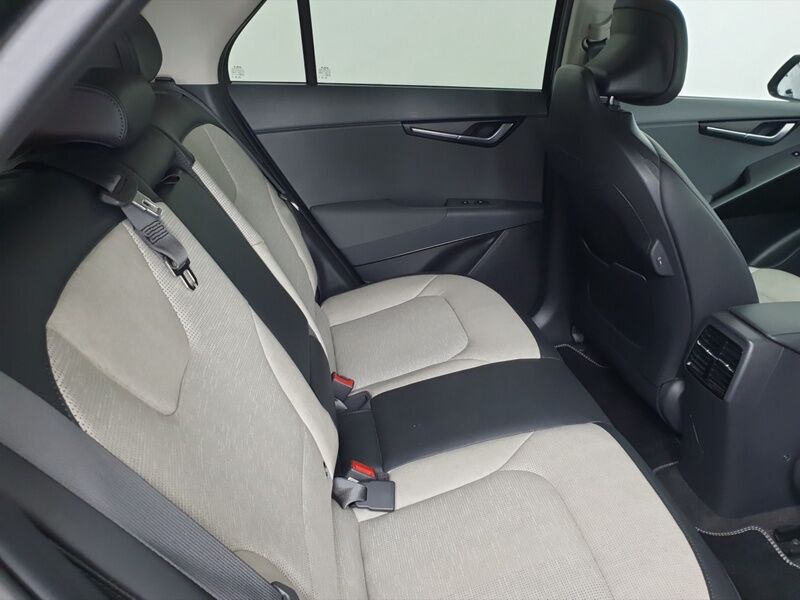 More views of Kia Niro