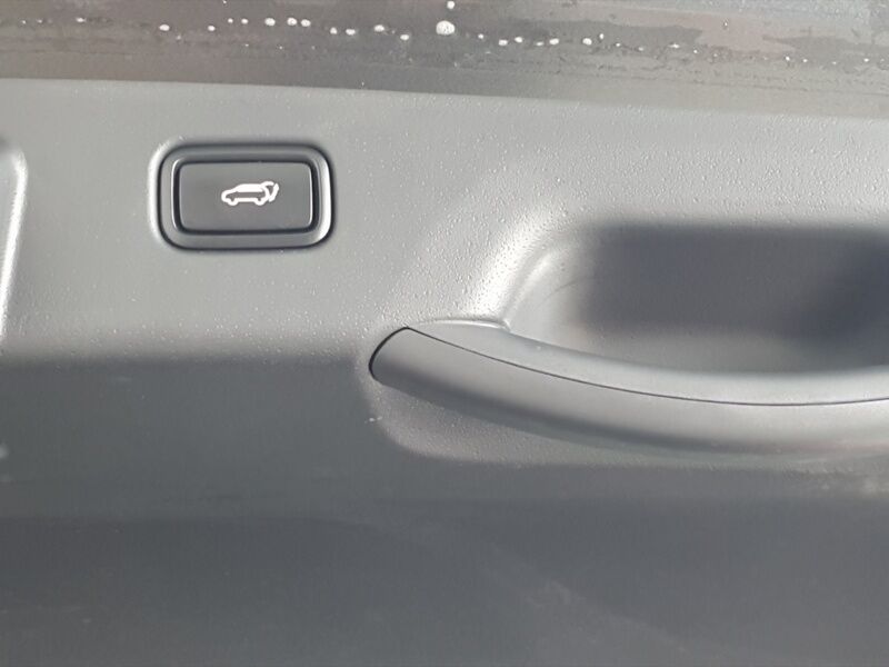More views of Kia Niro