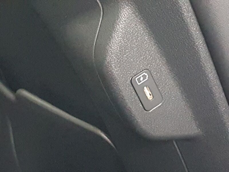 More views of Kia Niro