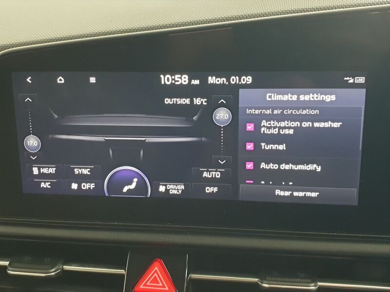 More views of Kia Niro