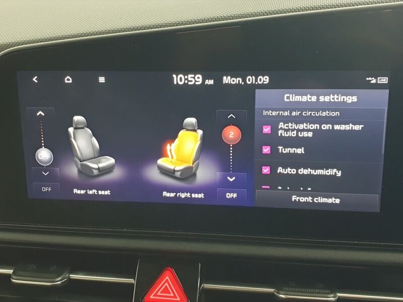 More views of Kia Niro