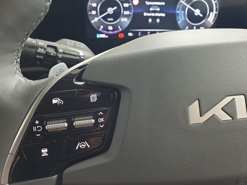 More views of Kia Niro