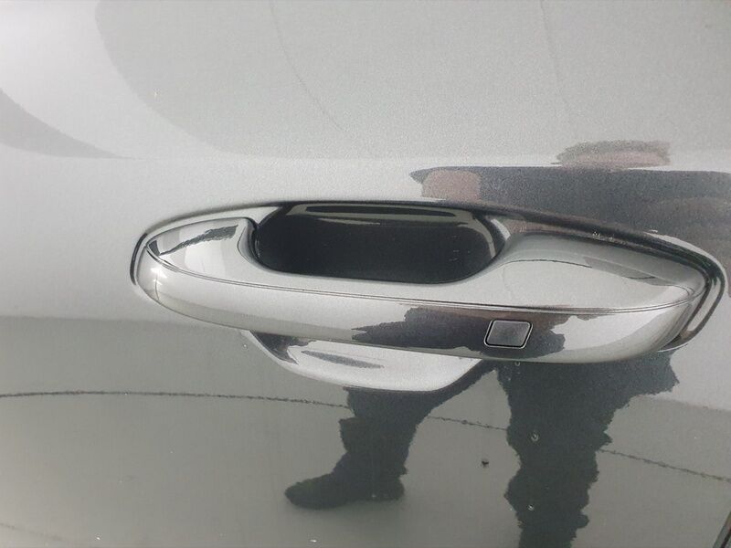 More views of Kia Niro