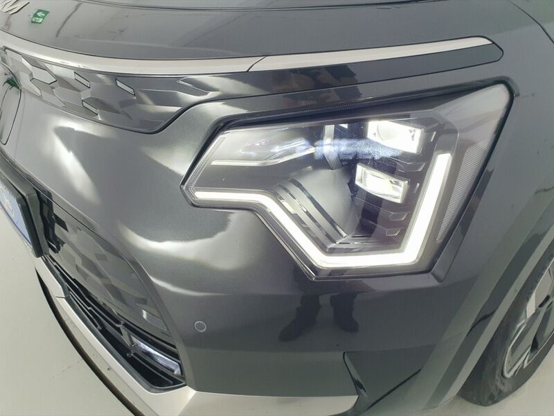 More views of Kia Niro