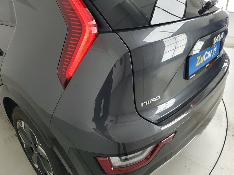 More views of Kia Niro