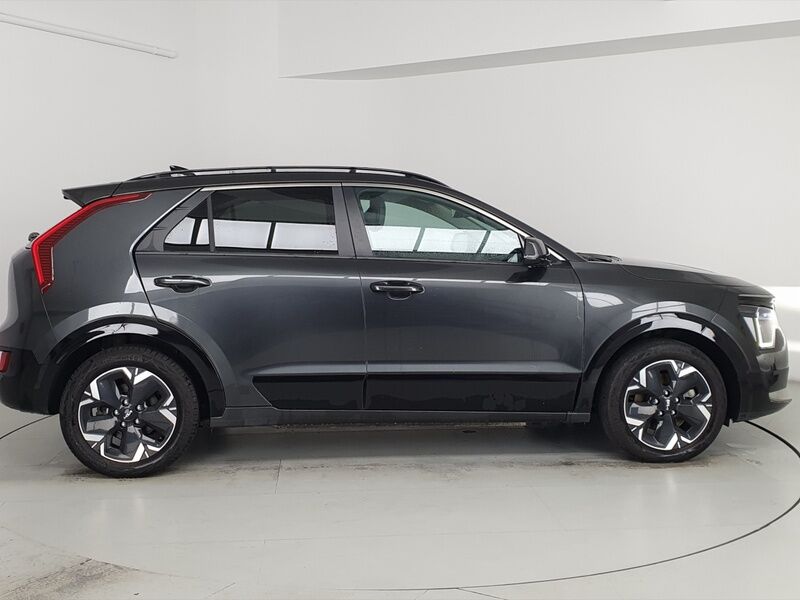 More views of Kia Niro