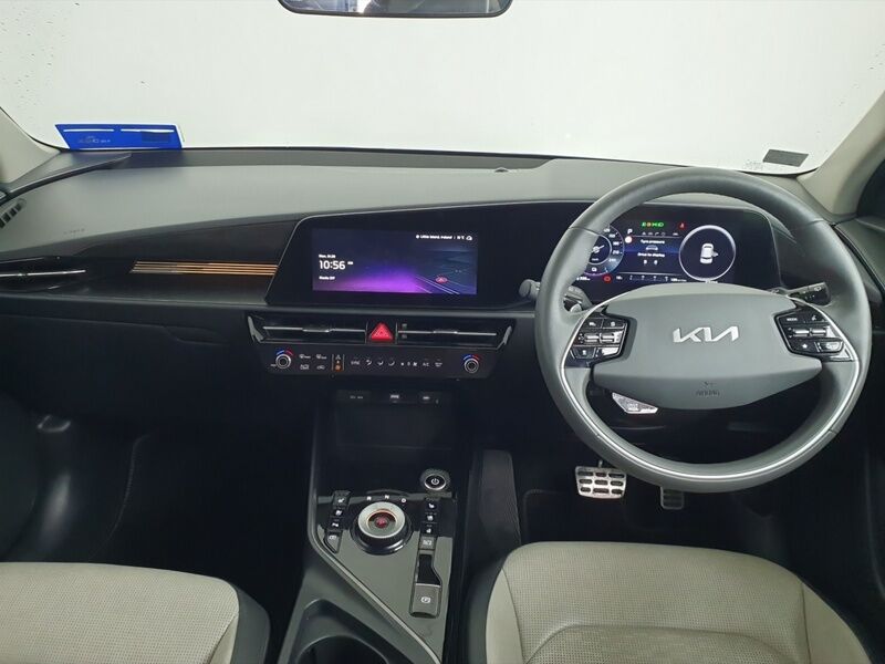 More views of Kia Niro