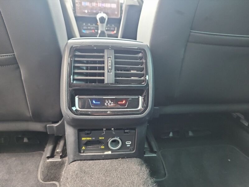 More views of Volkswagen Passat