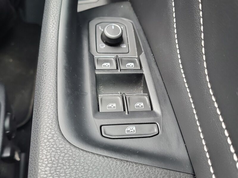 More views of Volkswagen Passat