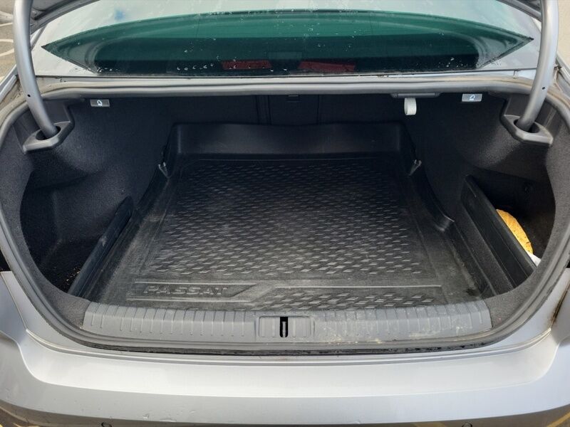 More views of Volkswagen Passat