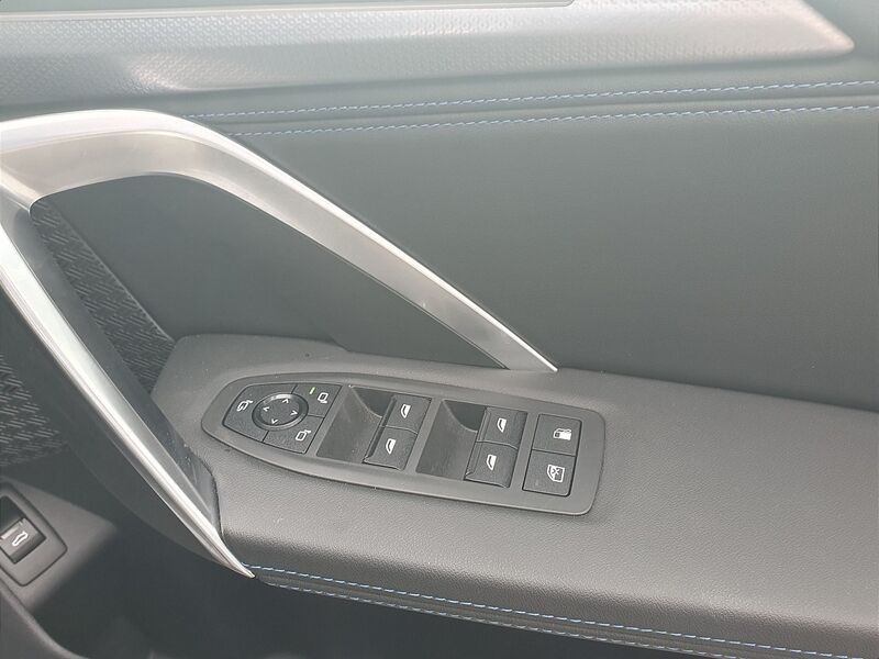 More views of BMW X1