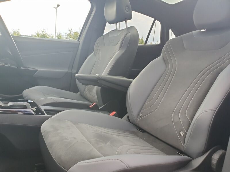 More views of Volkswagen ID.5