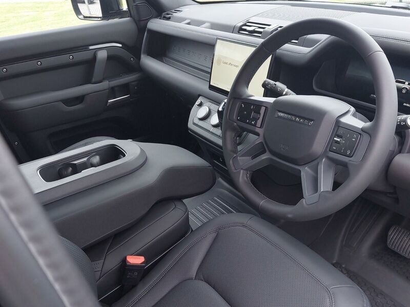 More views of Land Rover Defender