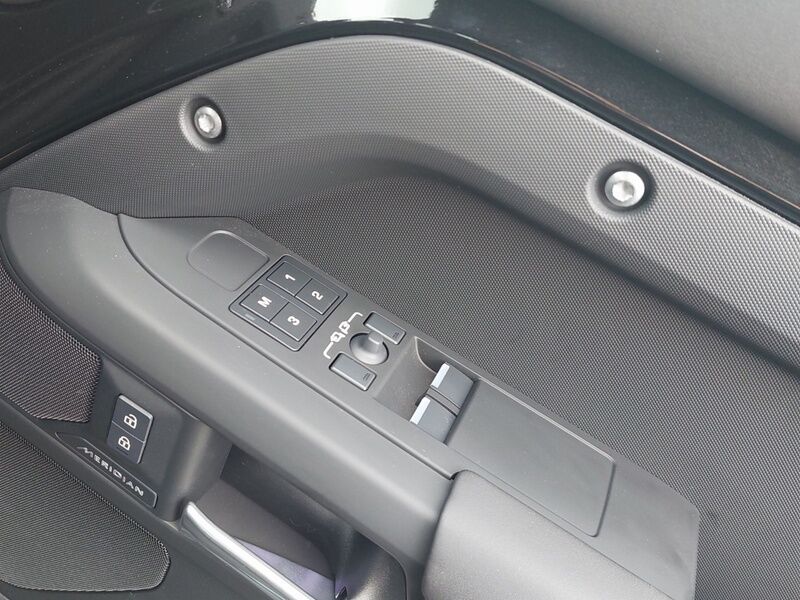 More views of Land Rover Defender