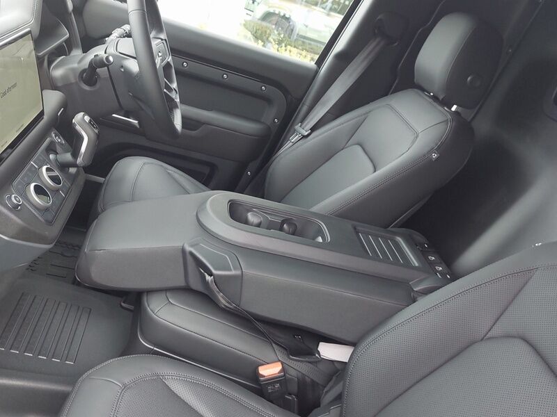 More views of Land Rover Defender
