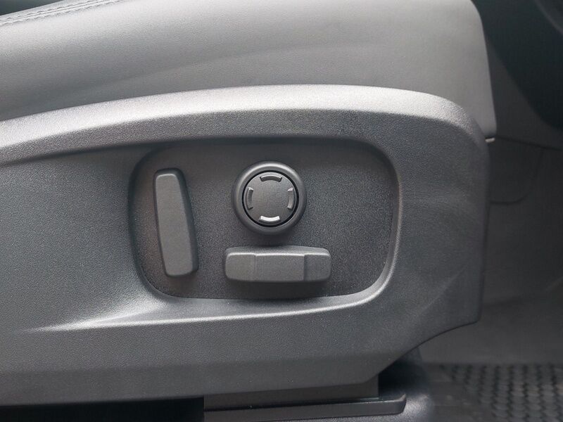 More views of Land Rover Defender