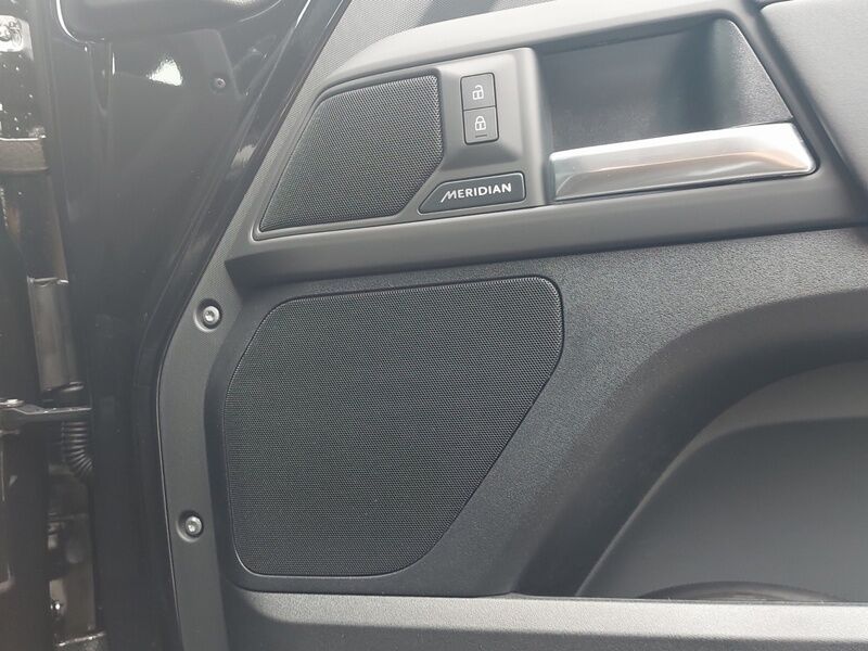 More views of Land Rover Defender