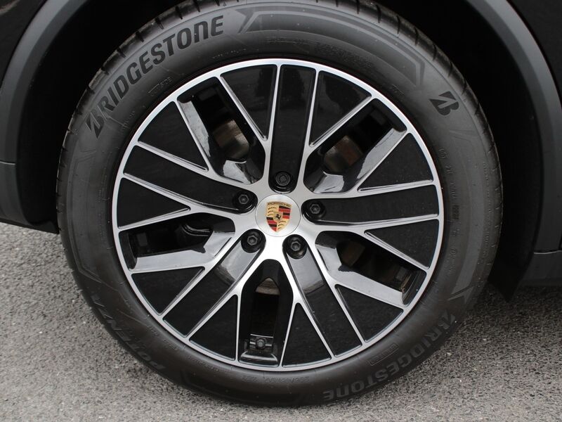 More views of Porsche Macan