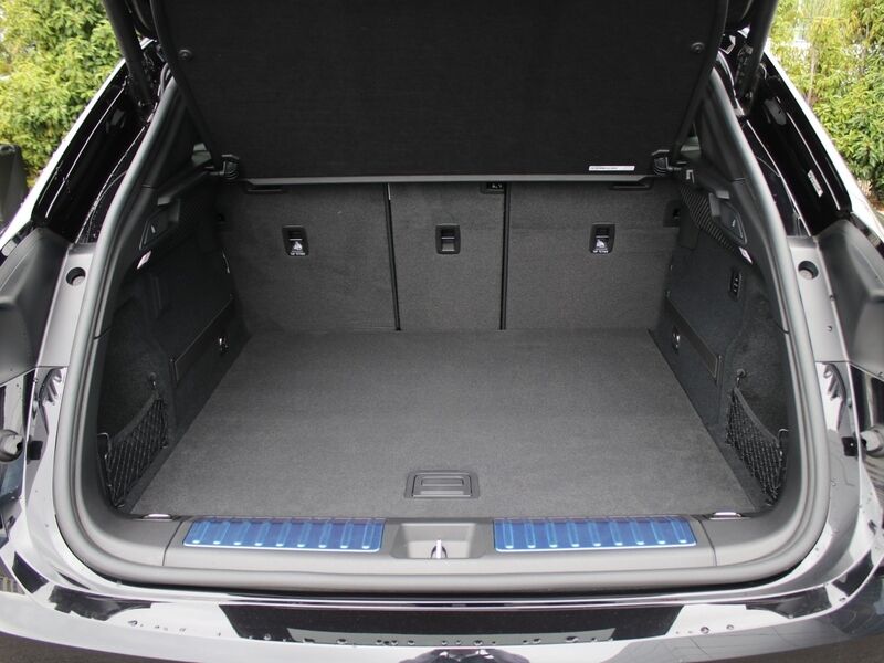 More views of Porsche Macan