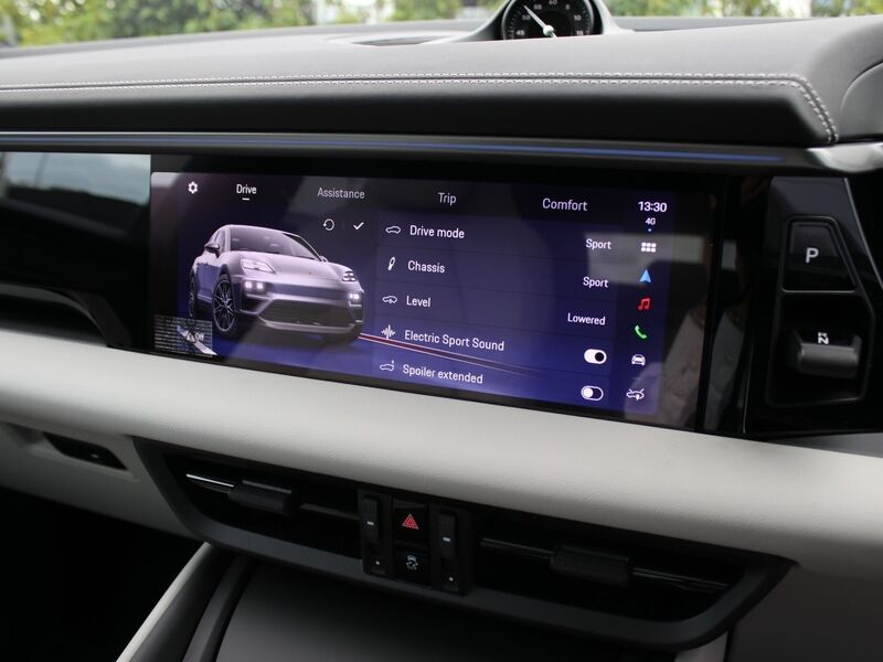 More views of Porsche Macan