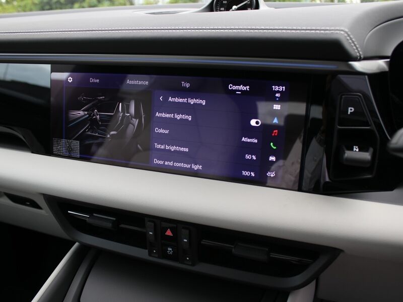 More views of Porsche Macan