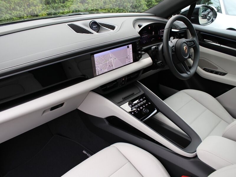 More views of Porsche Macan