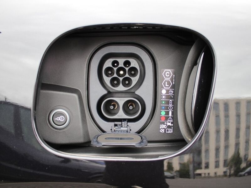 More views of Porsche Macan