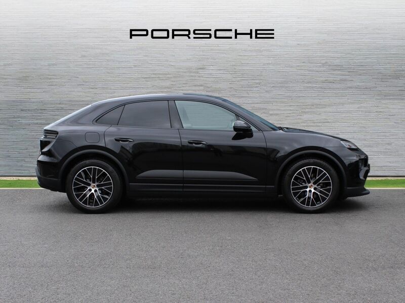 More views of Porsche Macan