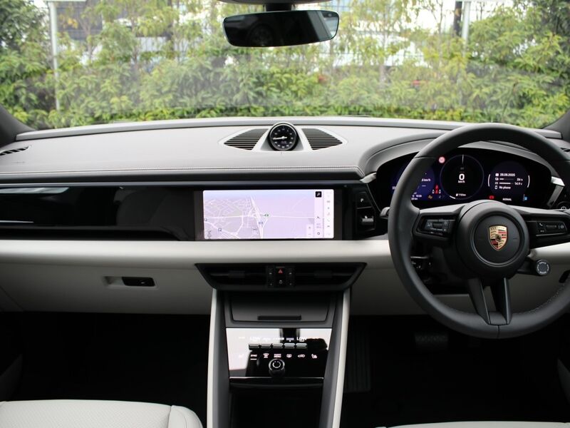 More views of Porsche Macan