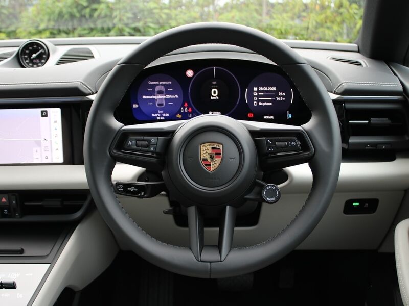 More views of Porsche Macan