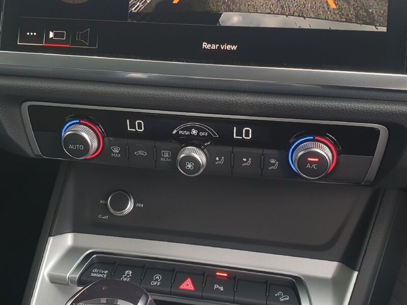 More views of Audi Q3