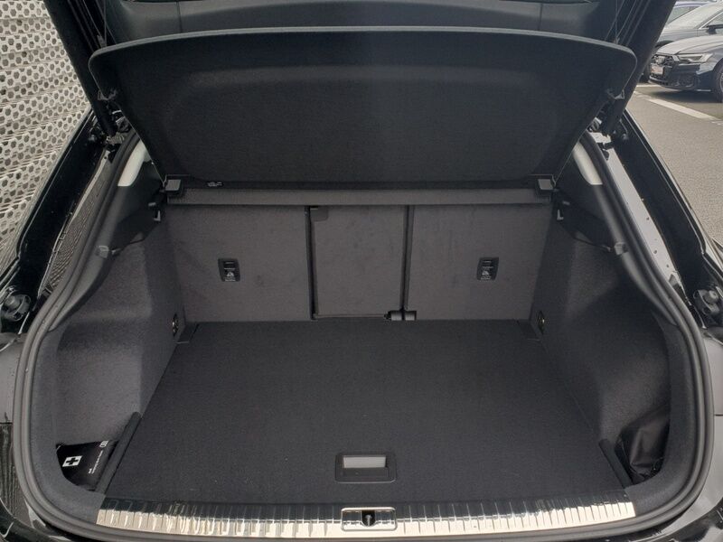 More views of Audi Q3