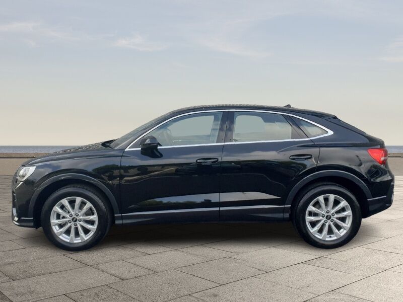 More views of Audi Q3