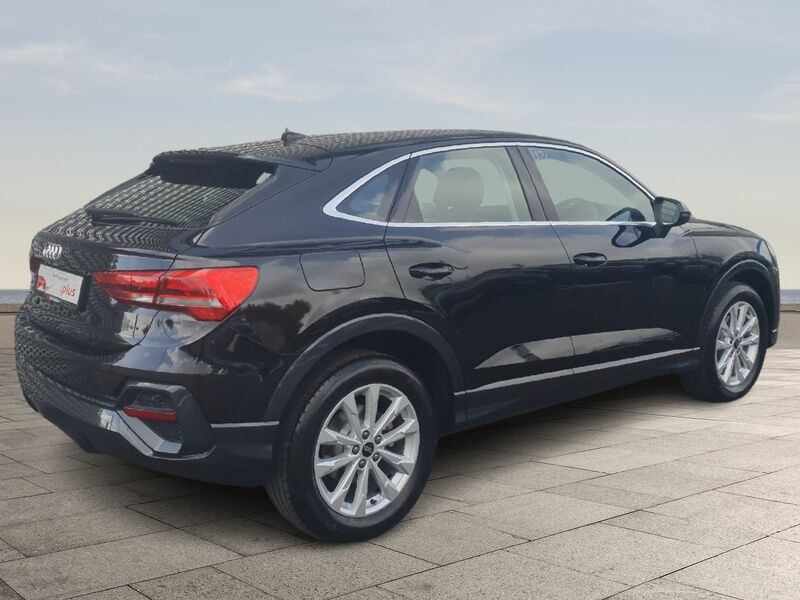 More views of Audi Q3