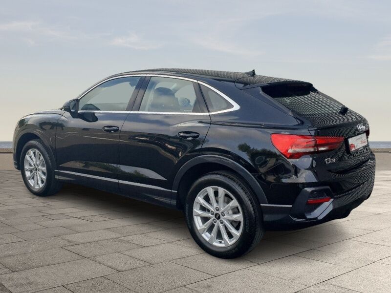 More views of Audi Q3