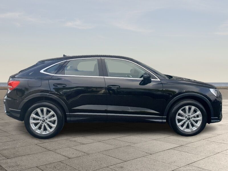 More views of Audi Q3