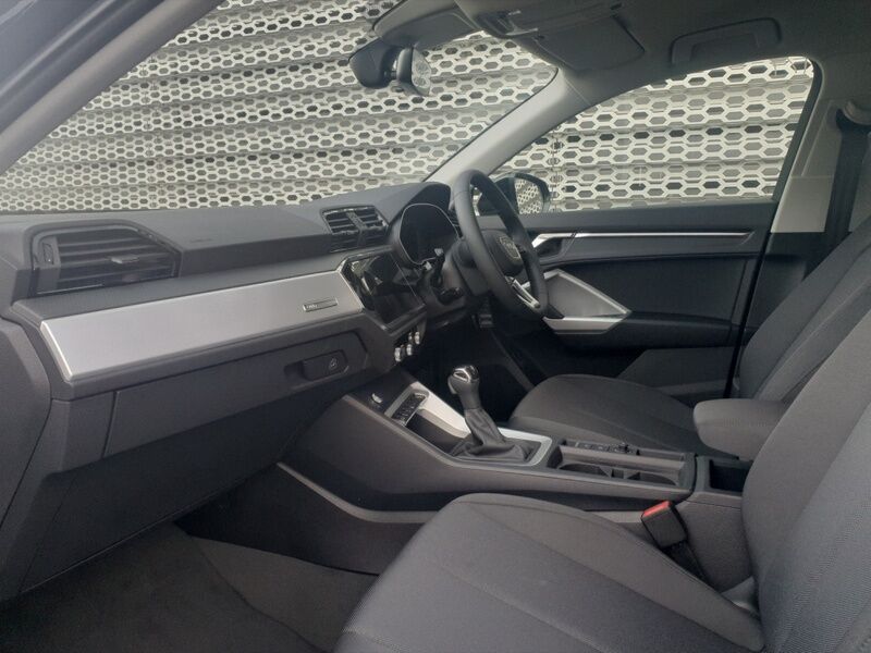 More views of Audi Q3