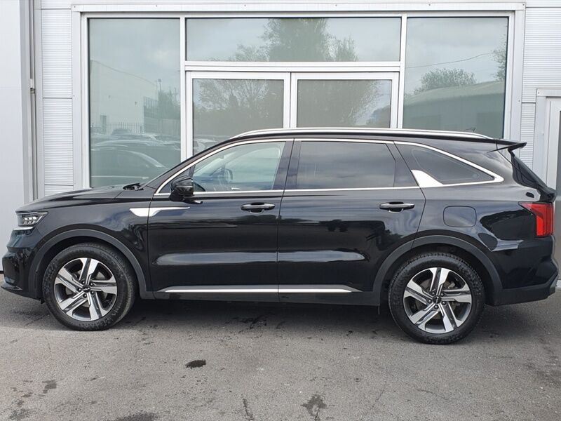 More views of Kia Sorento