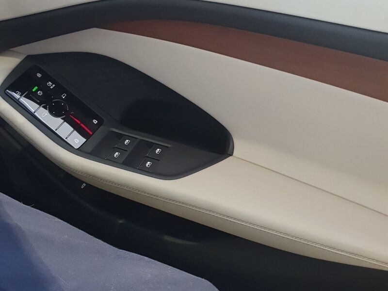 More views of Audi A6
