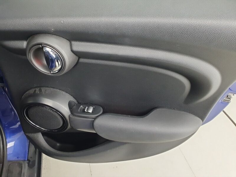 More views of MINI One