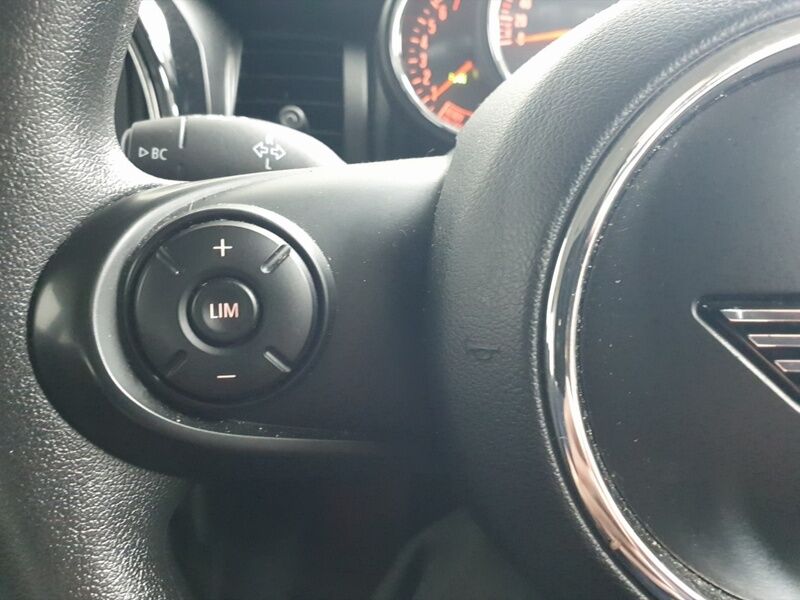 More views of MINI One