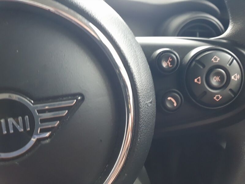 More views of MINI One