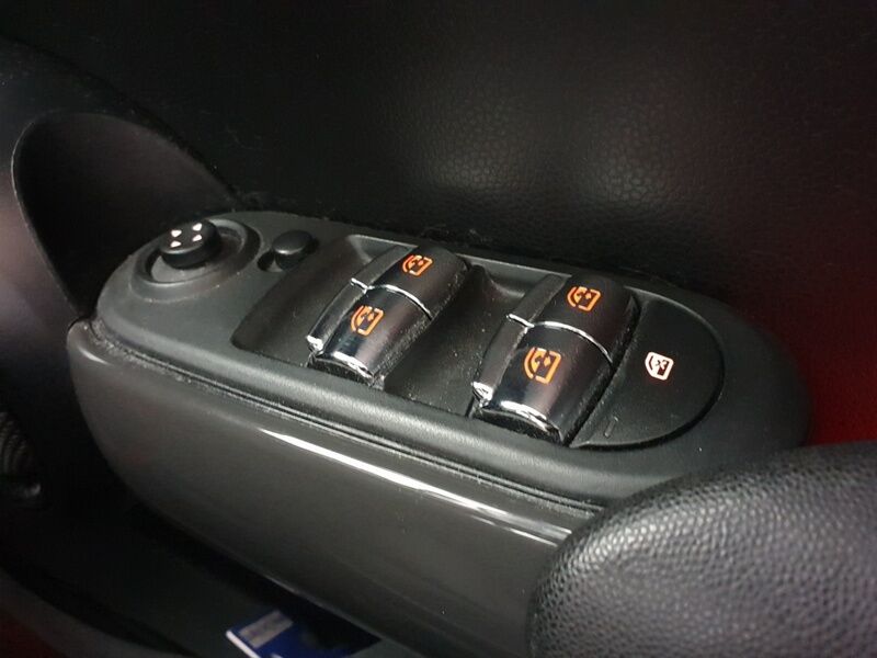 More views of MINI One