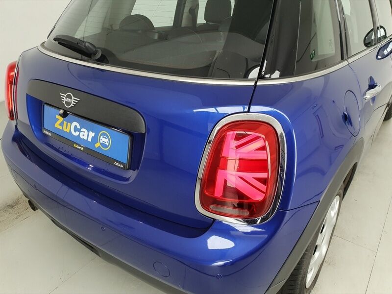 More views of MINI One