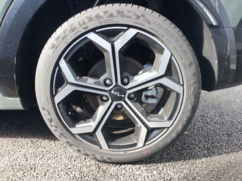 More views of Kia Niro