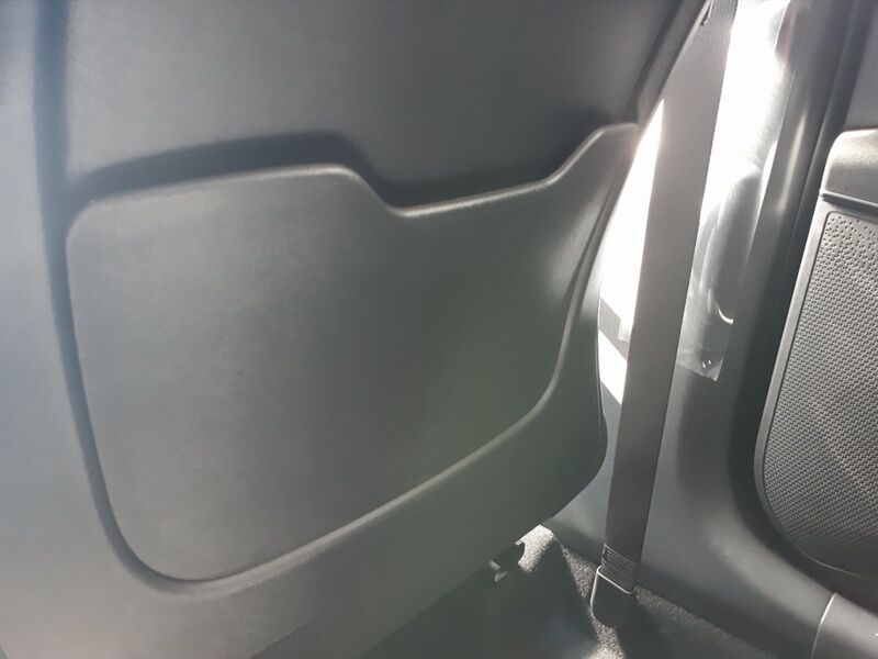 More views of Kia Niro