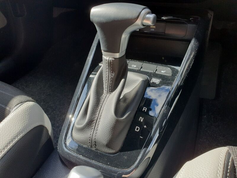 More views of Kia Stonic