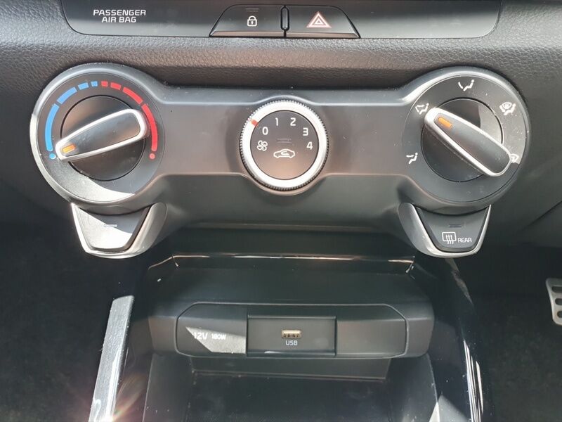 More views of Kia Stonic