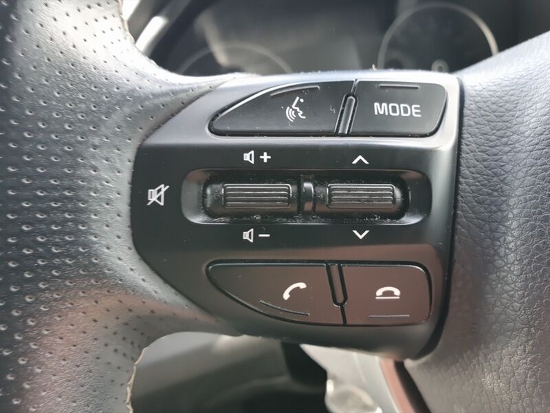 More views of Kia Stonic