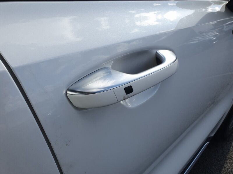 More views of Kia Sorento